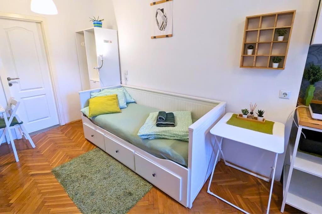 Cozy Ensuite Room In Zagreb Center Exterior foto